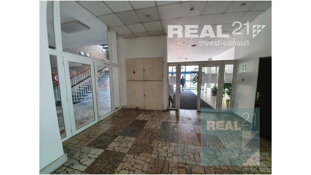 Ponúkame na predaj  výrobno - skladový areál  nachádzajúci sa v meste Martin.