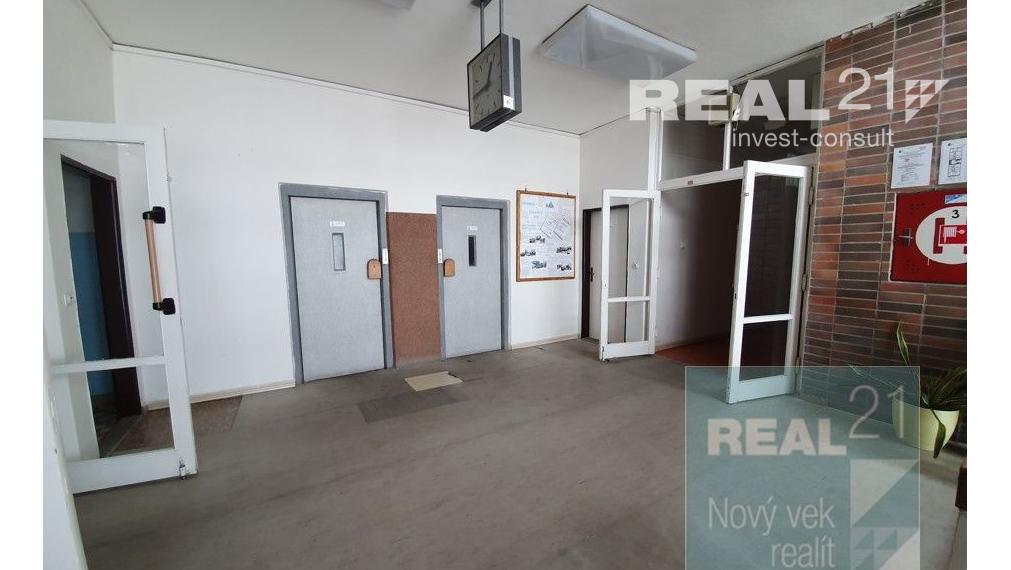 Ponúkame na predaj  výrobno - skladový areál  nachádzajúci sa v meste Martin.