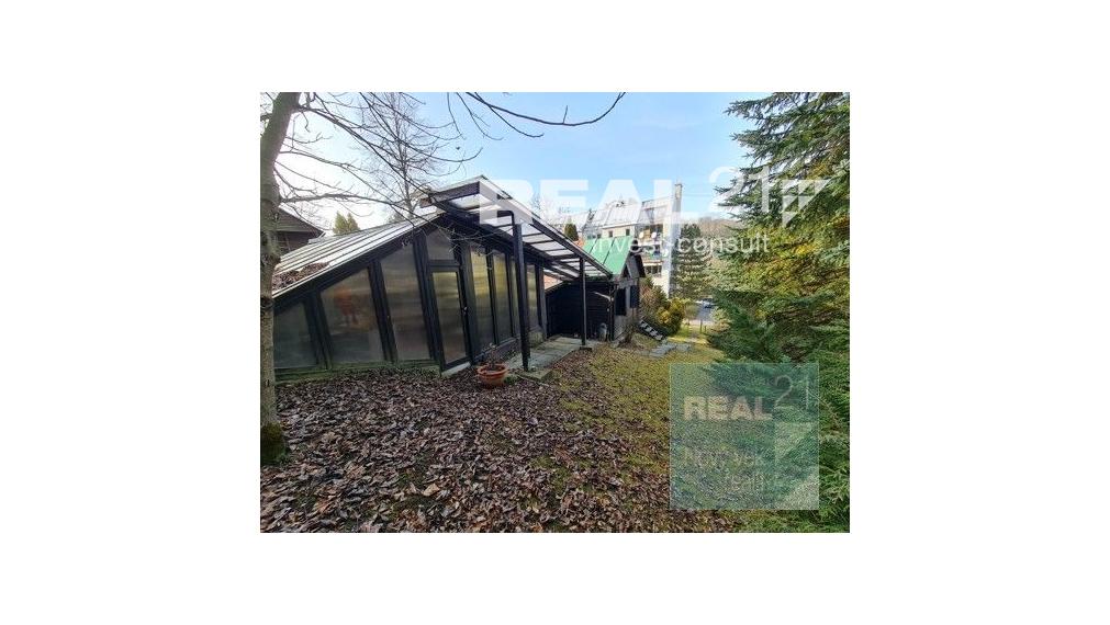 Exkluzívne u nás. Ponúkame na predaj rekreačnú chatu v Považskej Bystrici.