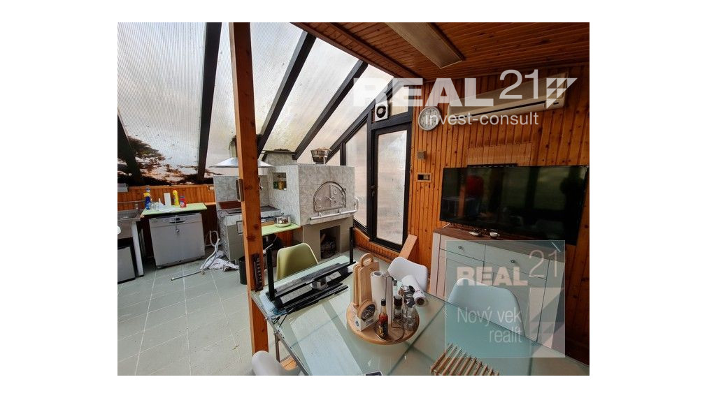 Exkluzívne u nás. Ponúkame na predaj rekreačnú chatu v Považskej Bystrici.