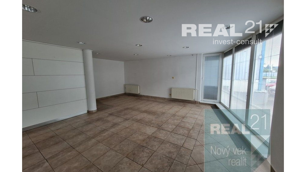 Ponúkame na prenájom obchodný priestor v Považskom Podhradí.