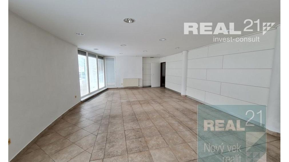 Ponúkame na prenájom obchodný priestor v Považskom Podhradí.