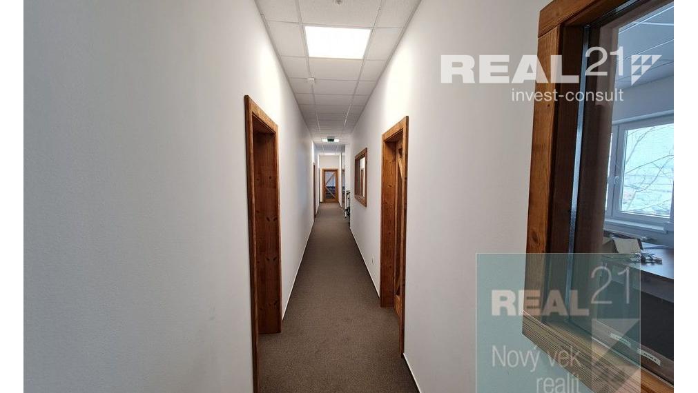 Ponúkame na prenájom nadštandardné administratívne priestory  v areály Považských strojární.