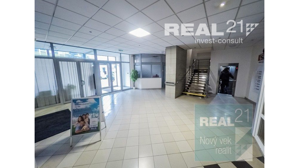 Ponúkame na prenájom administratívne priestory v centre mesta.