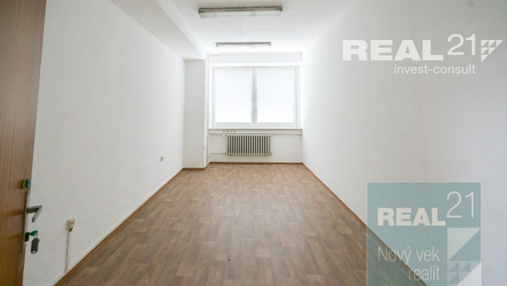 Ponúkame na prenájom administratívne priestory v centre mesta.