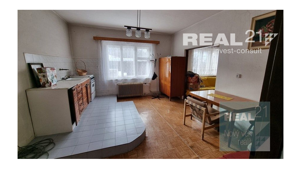 REZERVOVANÝ - Ponúkame na predaj starší RD v obci Klokočov.