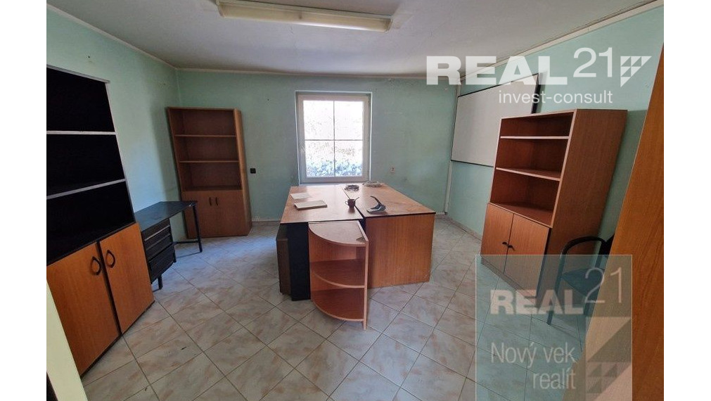 Exkluzívne u nás. Ponúkame na prenájom výrobno-skladový areál nachádzajúci sa v priemyselnej zóne pri ceste na Milochov.