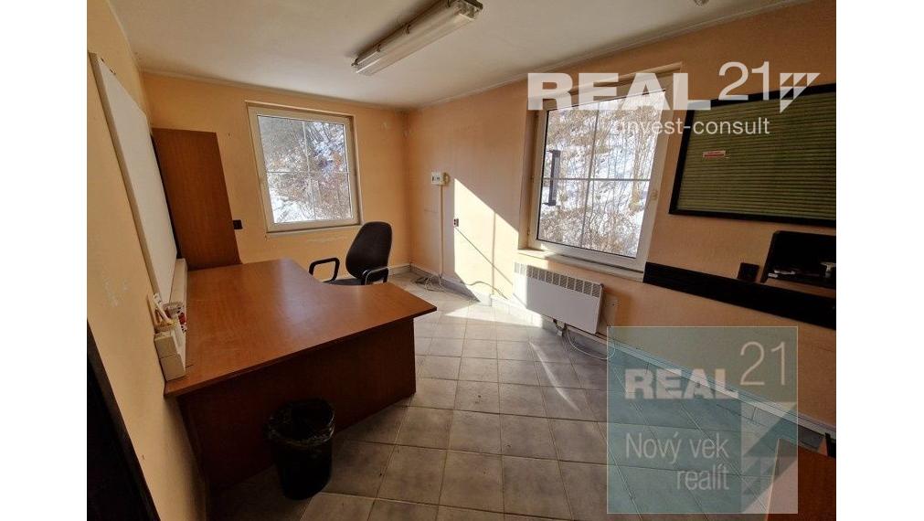 Exkluzívne u nás. Ponúkame na prenájom výrobno-skladový areál nachádzajúci sa v priemyselnej zóne pri ceste na Milochov.