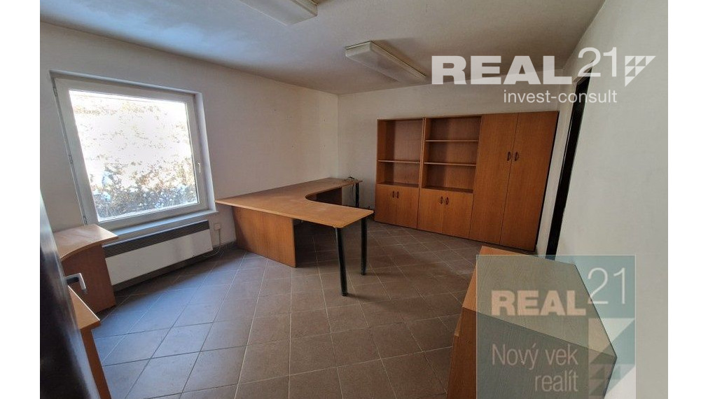 Exkluzívne u nás. Ponúkame na prenájom výrobno-skladový areál nachádzajúci sa v priemyselnej zóne pri ceste na Milochov.