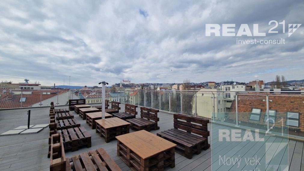 Exkluzívne u nás. Ponúkame na prenájom moderné nadštandardné administratívne priestory na Dobrovičovej ulici 8. v Bratislave.