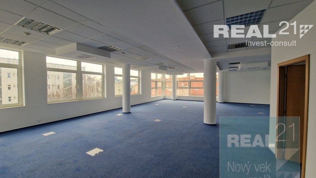 Exkluzívne u nás. Ponúkame na prenájom moderné nadštandardné administratívne priestory na Dobrovičovej ulici 8. v Bratislave.