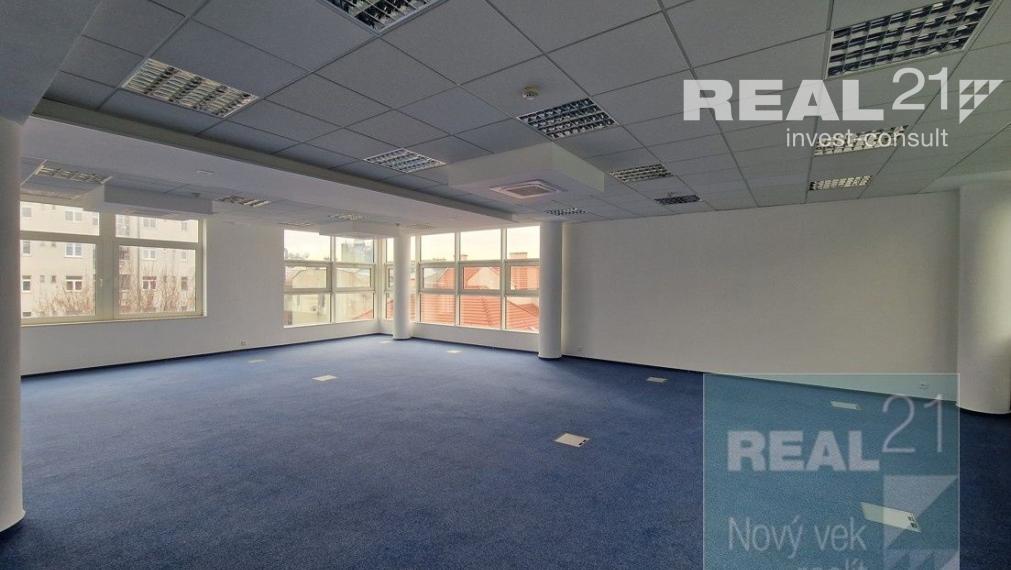 Exkluzívne u nás. Ponúkame na prenájom moderné nadštandardné administratívne priestory na Dobrovičovej ulici 8. v Bratislave.