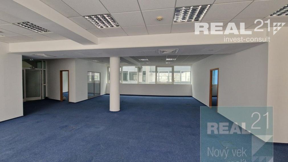 Exkluzívne u nás. Ponúkame na prenájom moderné nadštandardné administratívne priestory na Dobrovičovej ulici 8. v Bratislave.