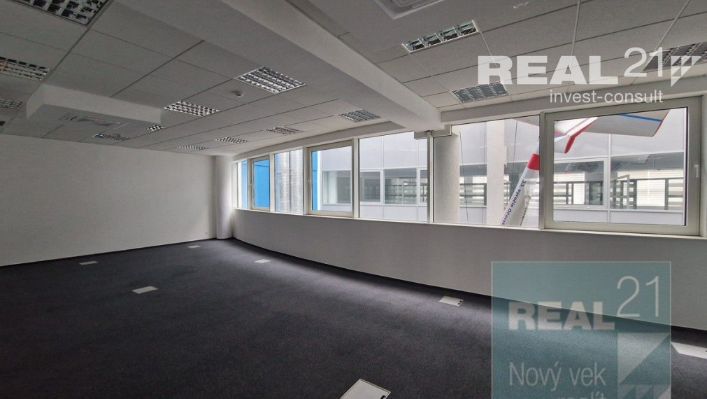 Exkluzívne u nás. Ponúkame na prenájom moderné nadštandardné administratívne priestory na Dobrovičovej ulici 8. v Bratislave.