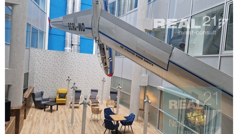 Exkluzívne u nás. Ponúkame na prenájom moderné nadštandardné administratívne priestory na Dobrovičovej ulici 8. v Bratislave.