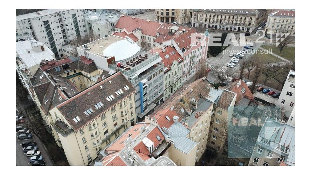 Exkluzívne u nás. Ponúkame na prenájom moderné nadštandardné administratívne priestory na Dobrovičovej ulici 8. v Bratislave.