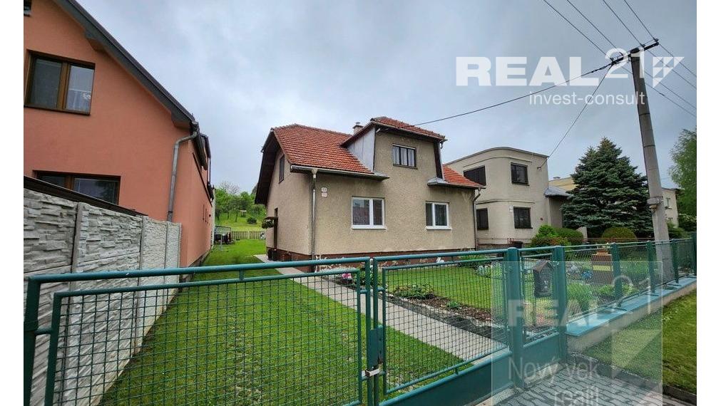 REZERVOVANÉ !!Exkluzívne u nás! Ponúkame na predaj veľmi pekný rodinný dom v Rajci.