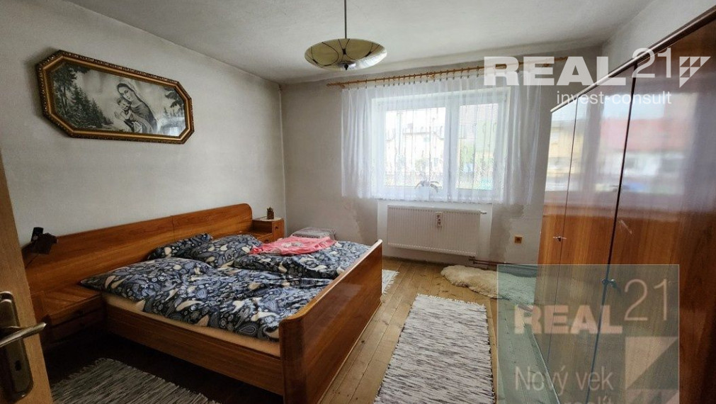 REZERVOVANÉ !!Exkluzívne u nás! Ponúkame na predaj veľmi pekný rodinný dom v Rajci.