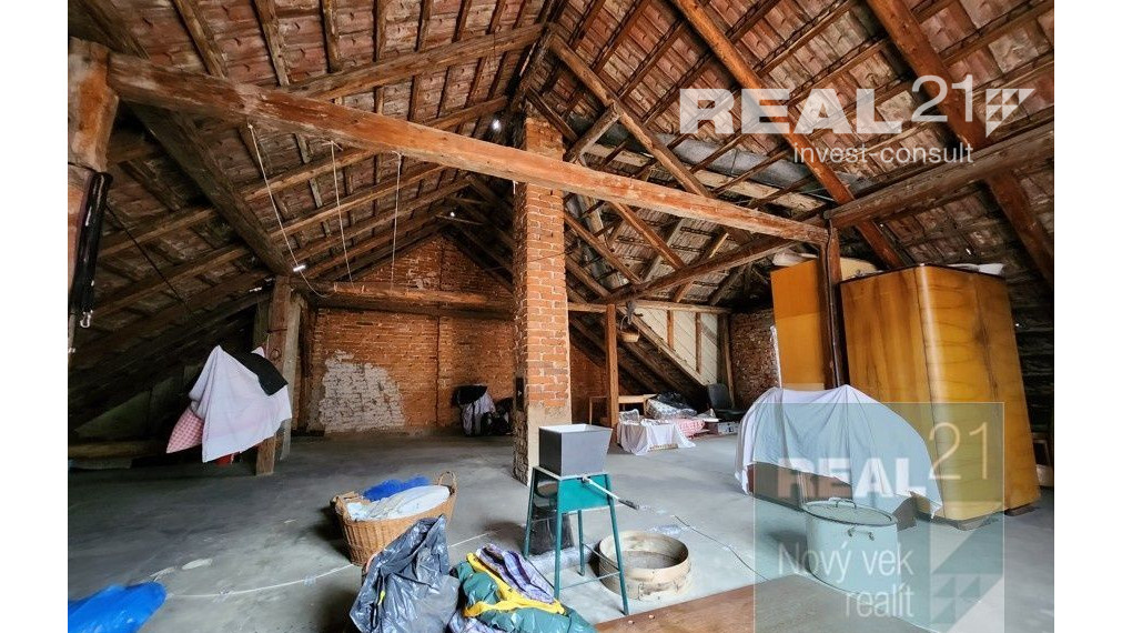 REZERVOVANÉ !!Exkluzívne u nás! Ponúkame na predaj veľmi pekný rodinný dom v Rajci.