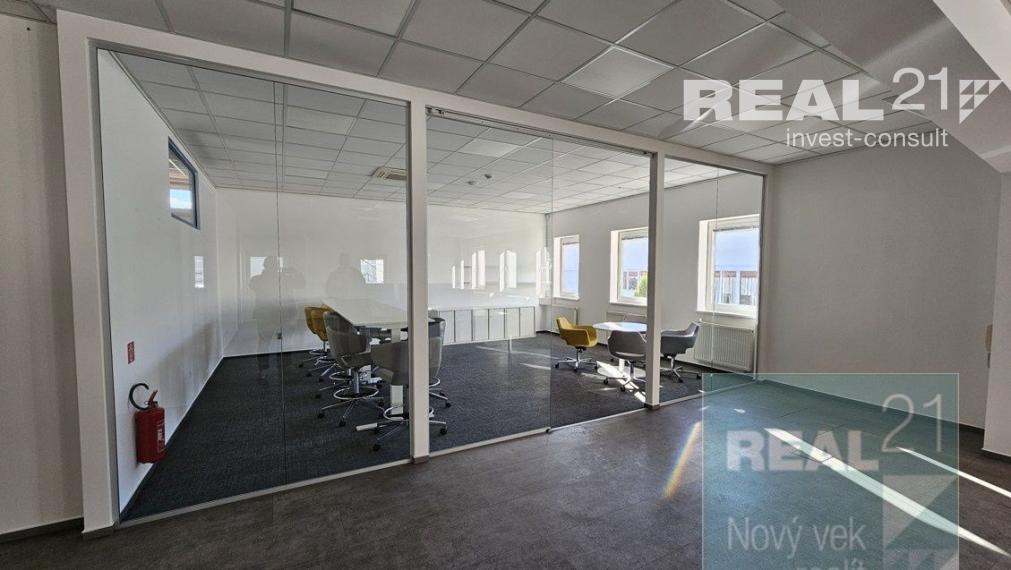 Ponúkame na prenájom výrobné a skladové priestory v modernej hale o ploche 2249 m2.