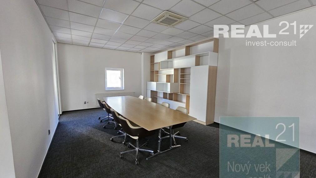 Ponúkame na prenájom výrobné a skladové priestory v modernej hale o ploche 2249 m2.