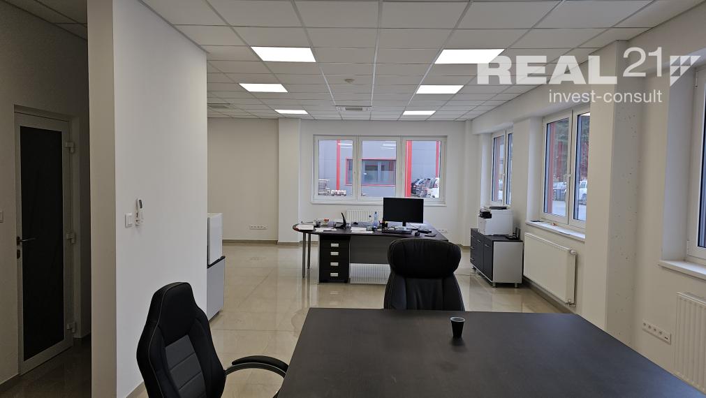 Moderné kancelárske priestory v areáli bývalých Považských strojární.