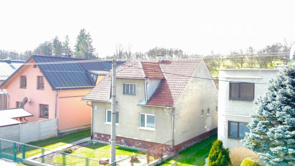 REZERVOVANÉ !!Exkluzívne u nás! Ponúkame na predaj veľmi pekný rodinný dom v Rajci.