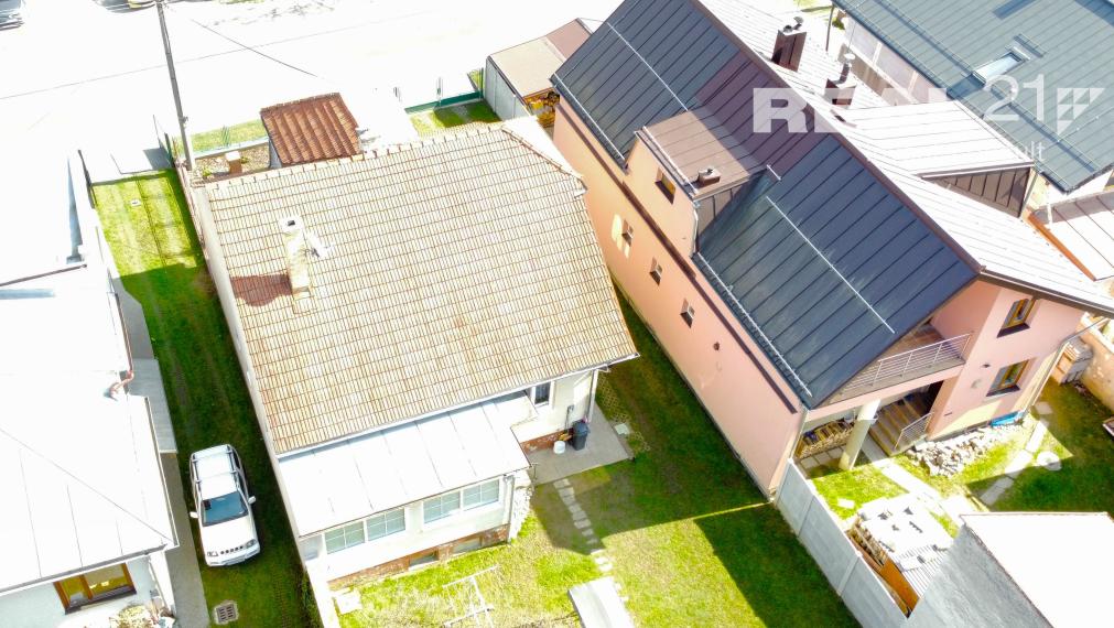 REZERVOVANÉ !!Exkluzívne u nás! Ponúkame na predaj veľmi pekný rodinný dom v Rajci.