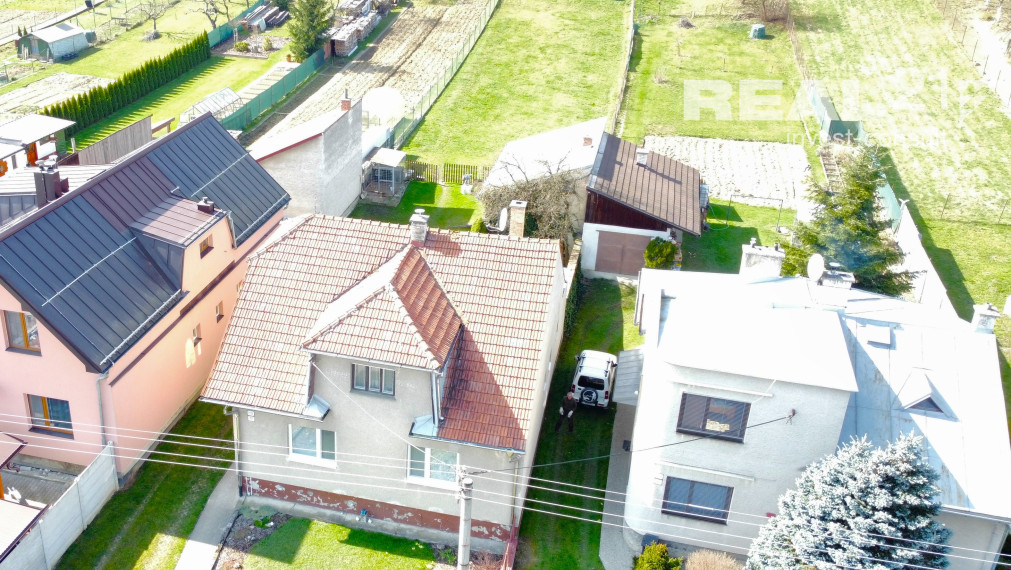 REZERVOVANÉ !!Exkluzívne u nás! Ponúkame na predaj veľmi pekný rodinný dom v Rajci.