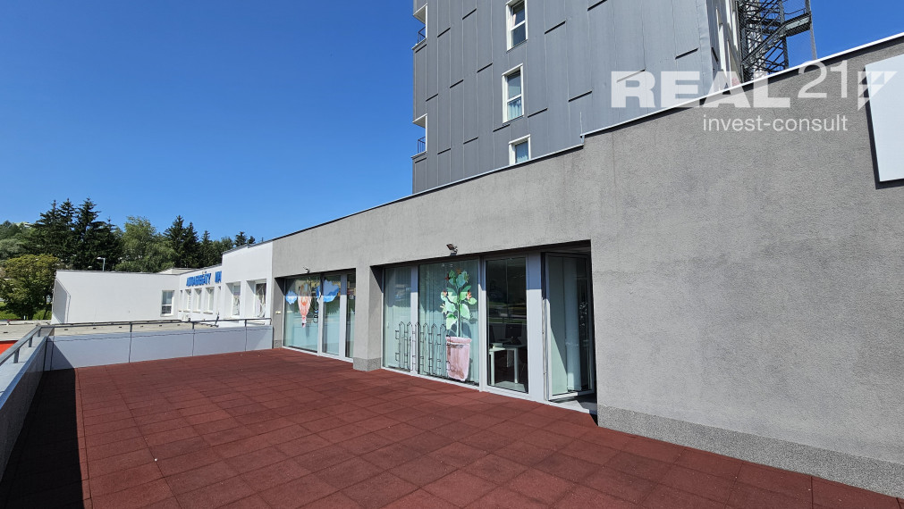 Nadštandardné kancelárske priestory v centre mesta, 135 m2 + terasa.