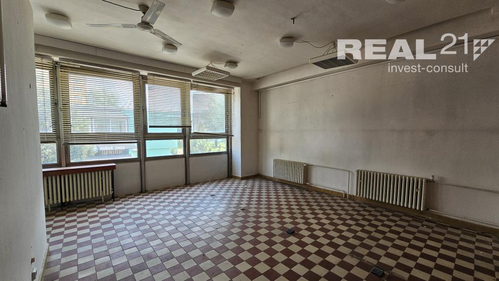 Polyfunkčná budova Považská Bystrica