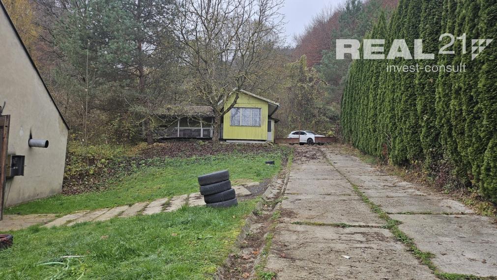 Staršia hala s kanceláriou v Šebešťanovej