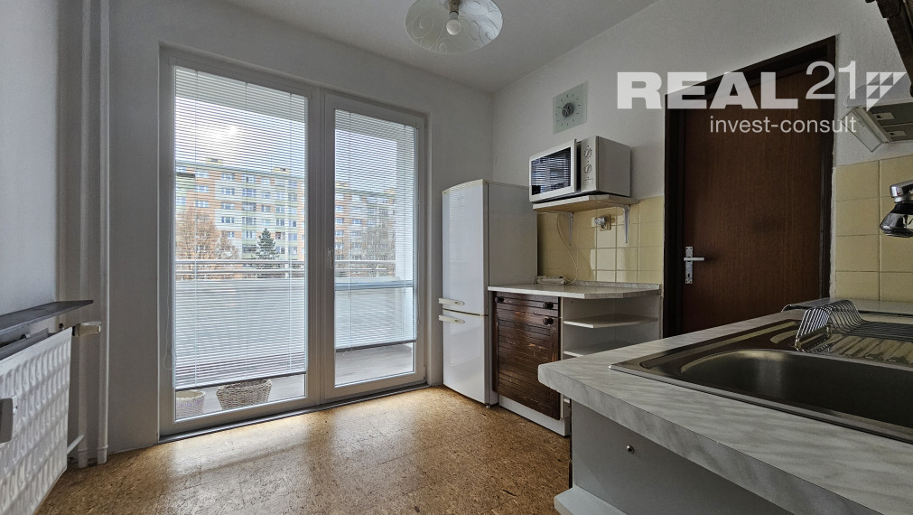 REZERVOVANÝ.Ponúkame na predaj pekný 3 izbový byt na sídlisku Rozkvet.