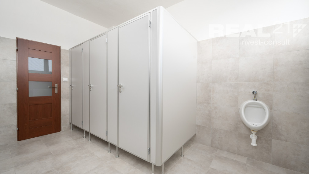 Moderné administratívne a skladové priestory na prenájom.