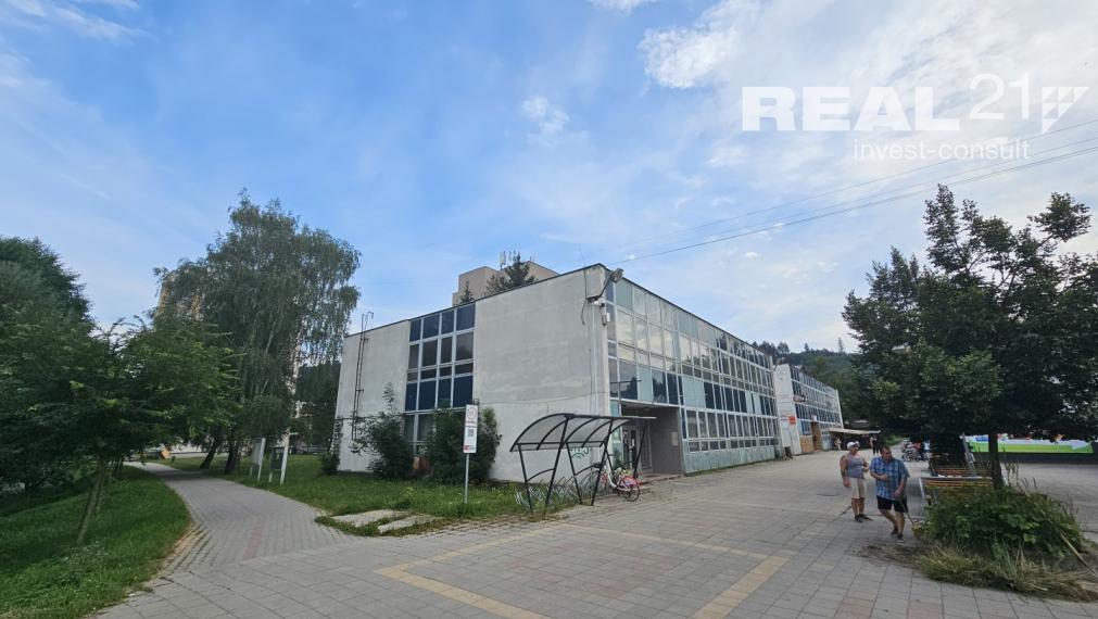 Polyfunkčná budova Považská Bystrica