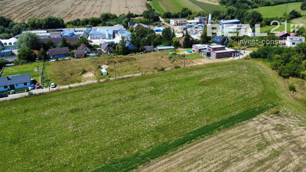 Na predaj lukratívne stavebné pozemky v obci Sverepec. Znížená cena.