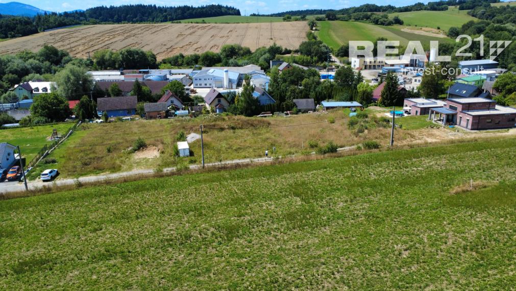 Na predaj lukratívne stavebné pozemky v obci Sverepec. Znížená cena.