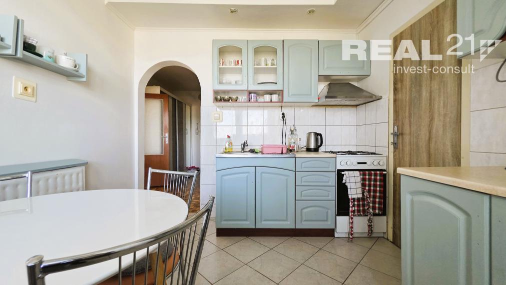 Pekný 3 izbový byt v pôvodnom stave na sídlisku Rozkvet s krásnym výhľadom.