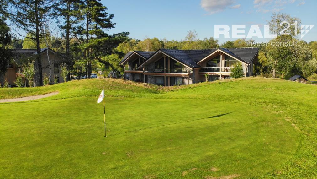 Rezervované! Krásny strešný 3 izbový apartmán s výhľadom na Lomnický štít priamo pri golfovom ihrisku. Možný odpočet DPH.