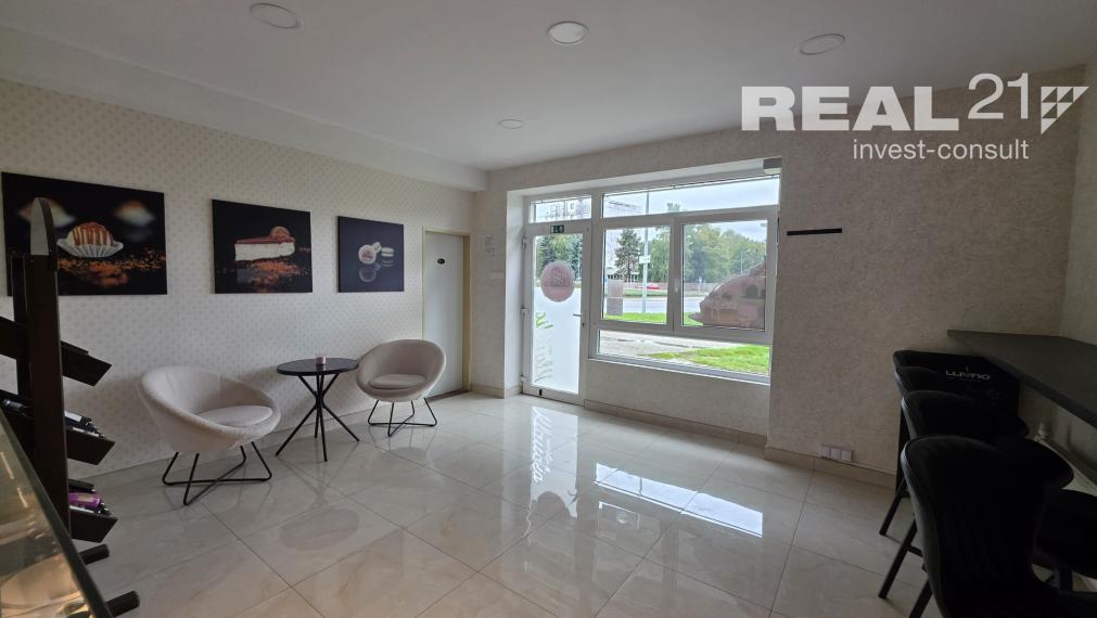 Ponúkame na prenájom obchodný priestor v širšom centre mesta.