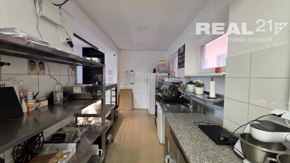 Ponúkame na prenájom obchodný priestor v širšom centre mesta.