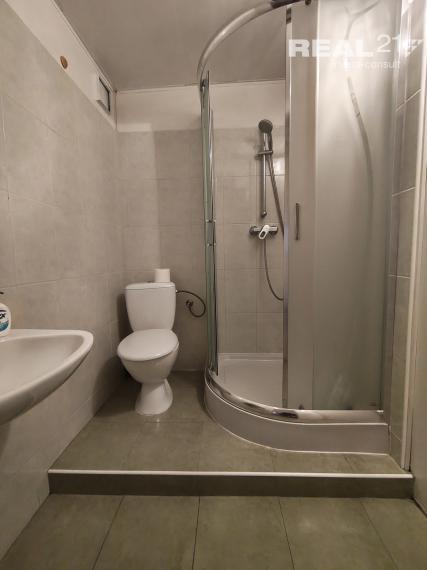 Ponúkame na prenájom 3 izbový nebytový priestor na sídlisku Hliny.