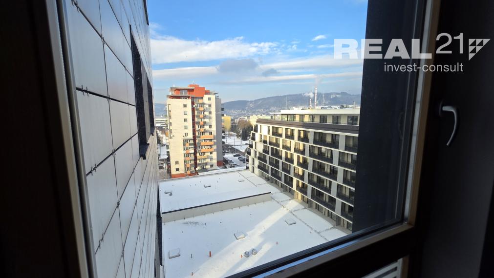 Krásny 3 izbový byt v projekte Europalace.