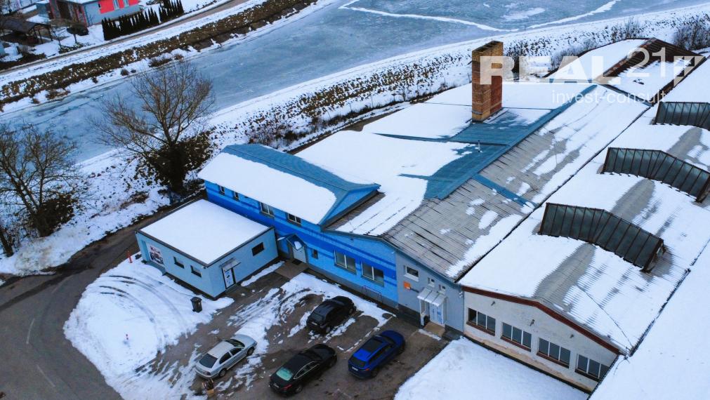 Ponúkame na predaj výrobno - skladové priestory v Podvaží.