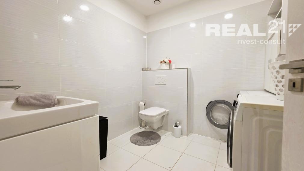 Priestranná novostavba rodinného domu v top lokalite – Považská Bystrica, Jelšové