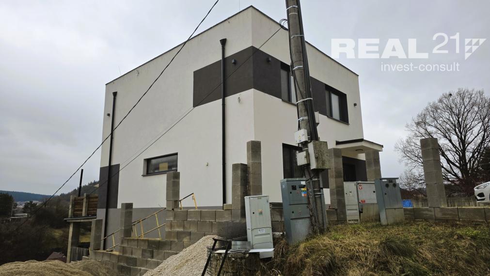 Priestranná novostavba rodinného domu v top lokalite – Považská Bystrica, Jelšové