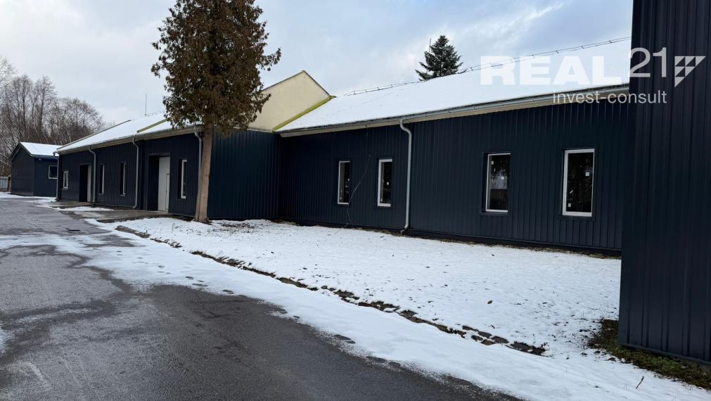 Moderné zrekonštruované výrobno-skladové haly na prenájom.