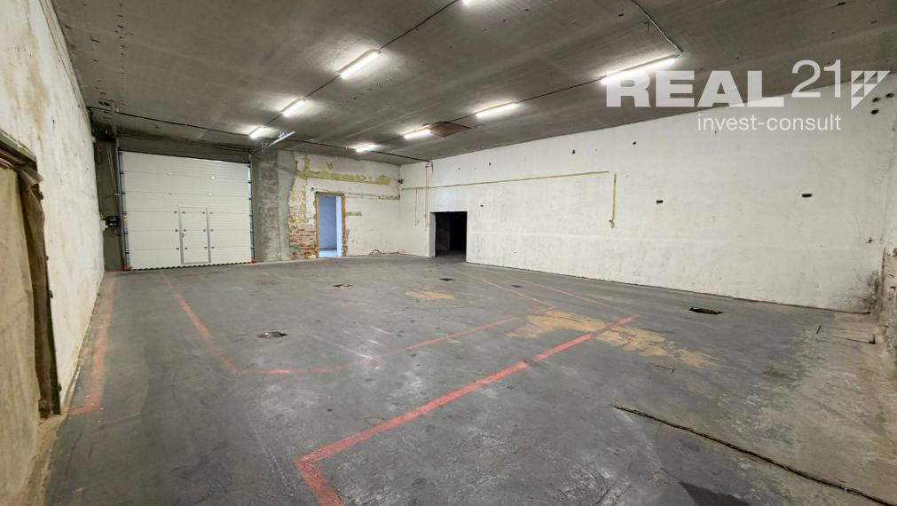 Moderné zrekonštruované výrobno-skladové haly na prenájom.