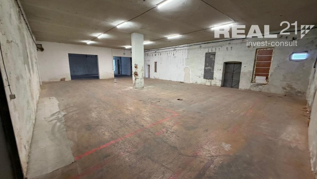 Moderné zrekonštruované výrobno-skladové haly na prenájom.