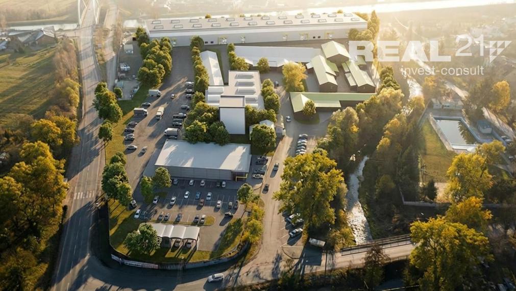 Moderné zrekonštruované výrobno-skladové haly na prenájom.